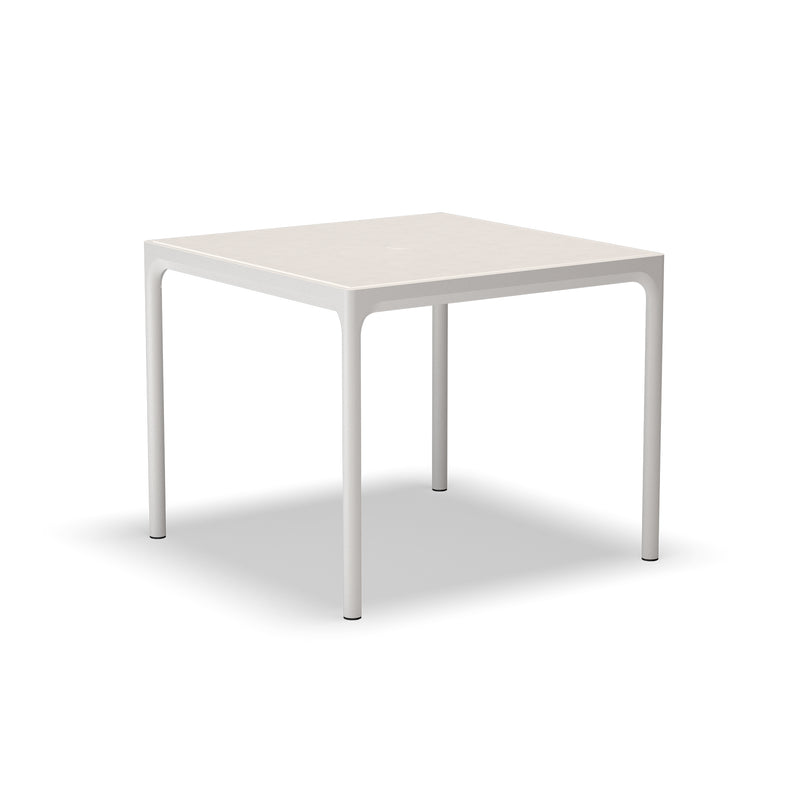 HOUE - FOUR Outdoor Tisch mit Sonnenschirmloch | muted white
