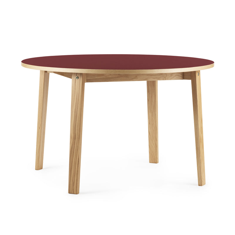 Normann Copenhagen - Slice Esstisch Ø 120 cm | Ø 120 x H 74 cm / Eiche / burgundy (4154)