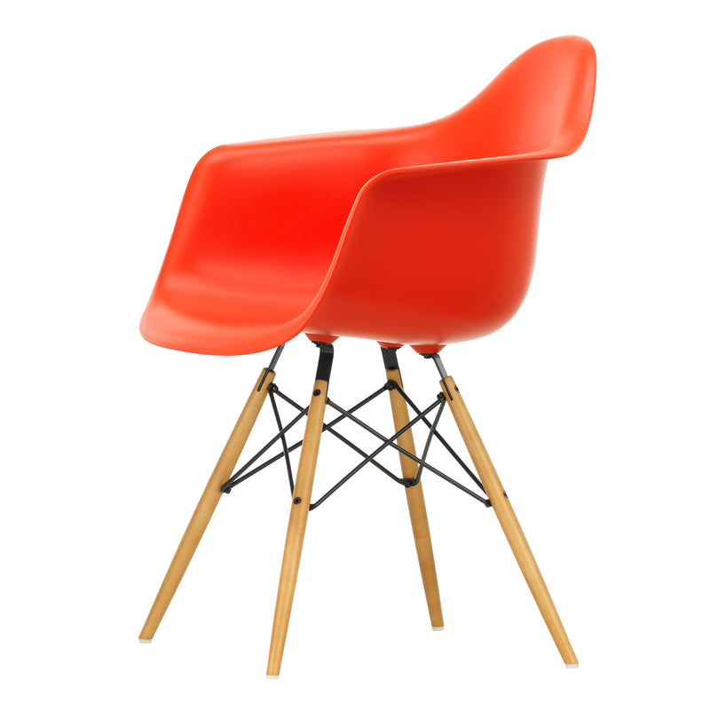 Vitra - Eames Plastic Armchair DAW RE | poppy red RE / Ahorn gelblich
