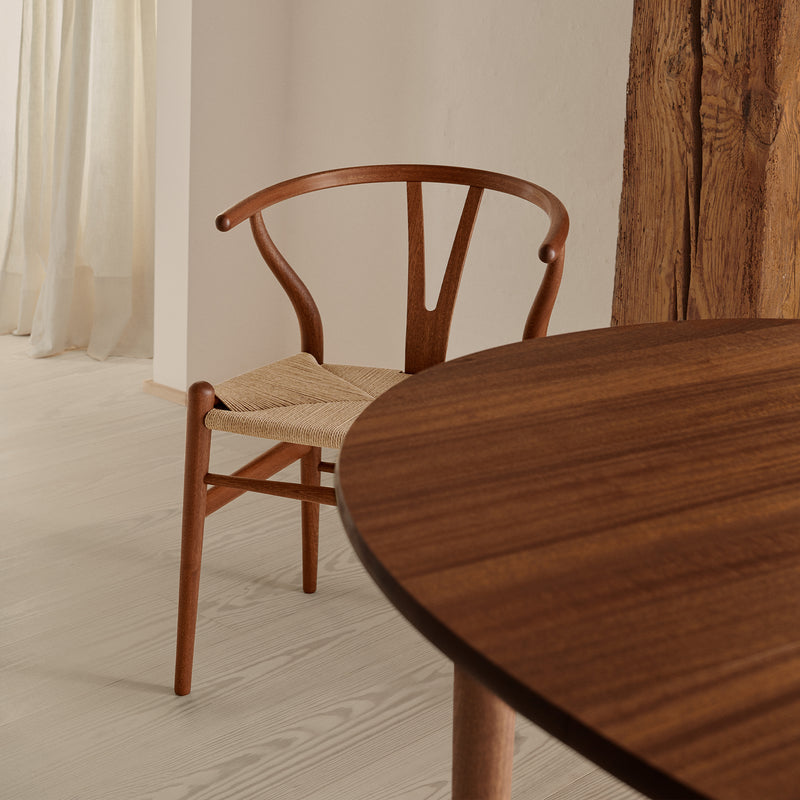 Carl Hansen - CH24 Wishbone Chair, schwarzes Geflecht