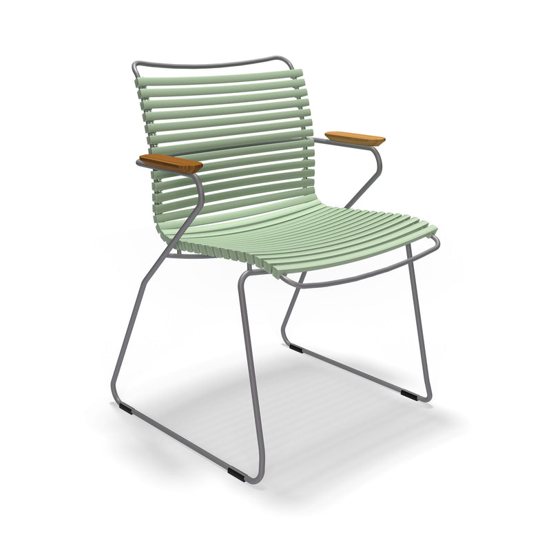 HOUE - CLICK Outdoor Dining Armlehnstuhl mit niedriger Lehne | grün