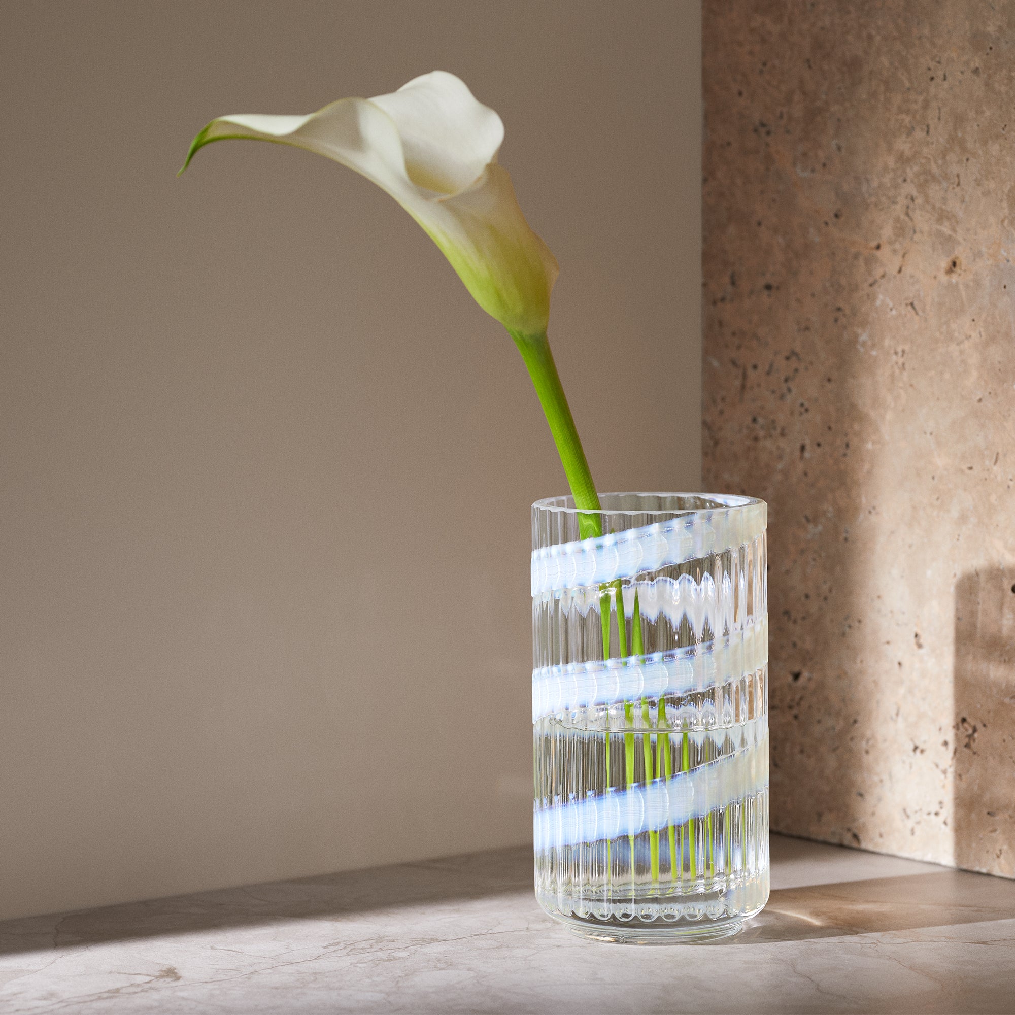 Lyngby Porcelæn - Lyngby Glasvase Swirl | H 15,5 cm