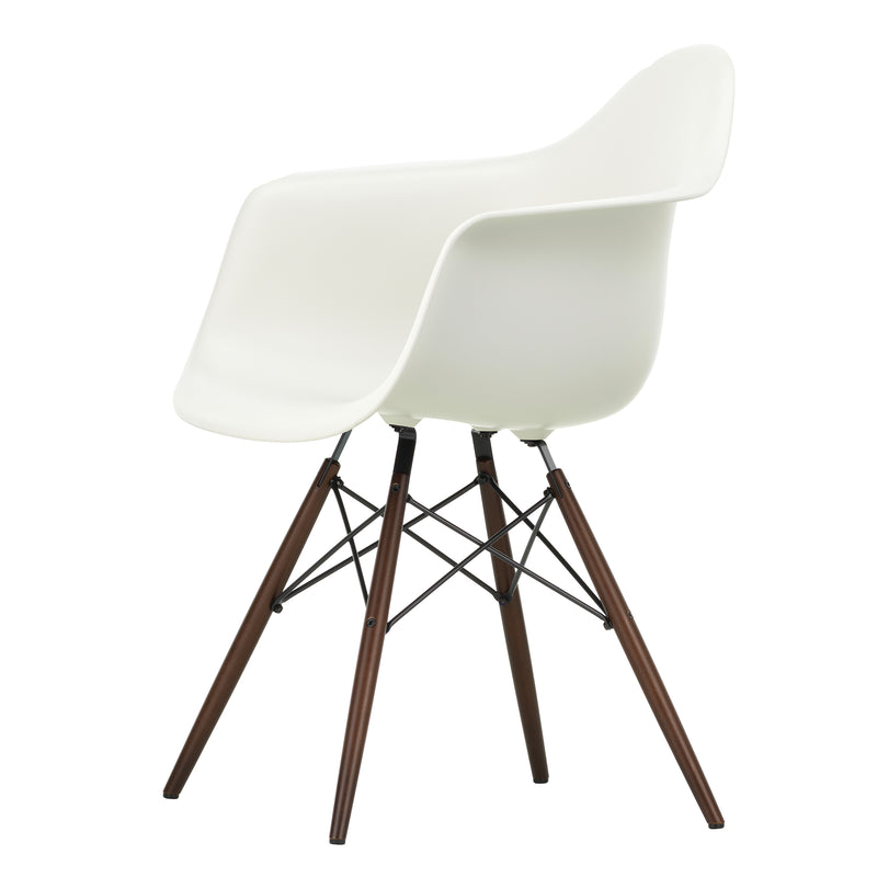Vitra - Eames Plastic Armchair DAW RE | weiß / Ahorn dunkel 