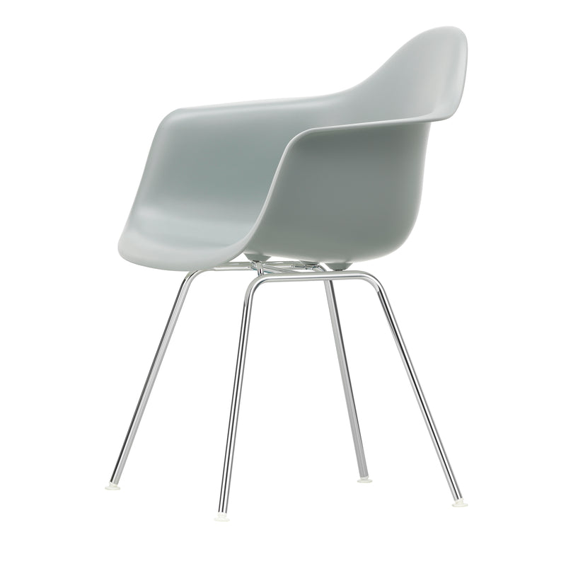 Vitra - Eames Plastic Armchair DAX RE | hellgrau RE