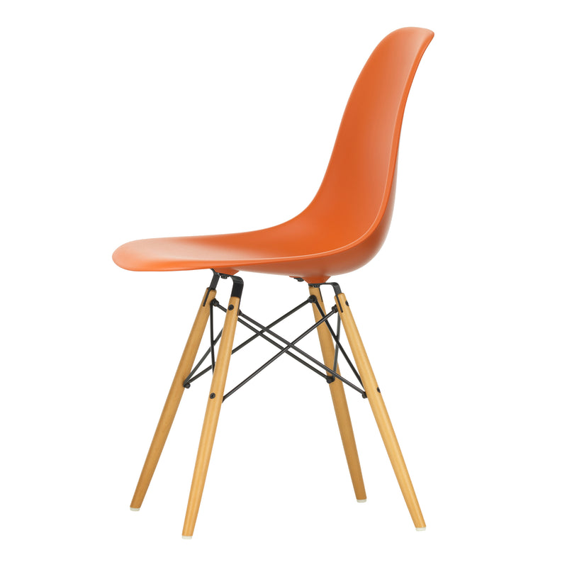 Vitra - Eames Plastic Side Chair DSW RE | rostorange RE / Ahorn gelblich