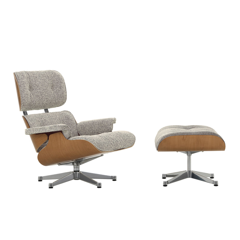 Vitra - Lounge Chair &amp; Ottoman | Nubia 05 crème/dunkelbraun / Kirsche natur / poliert
