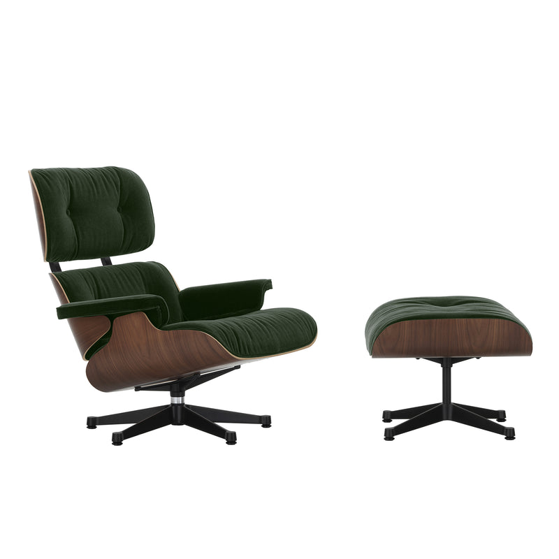 Vitra - Lounge Chair &amp; Ottoman | Calma 11 pine green / Nussbaum dunkel / basic dark pulverbeschichtet
