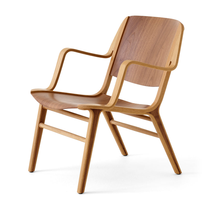 &amp;Tradition - AX Lounge Chair mit Armlehnen HM11 | Walnuss / Eiche lackiert